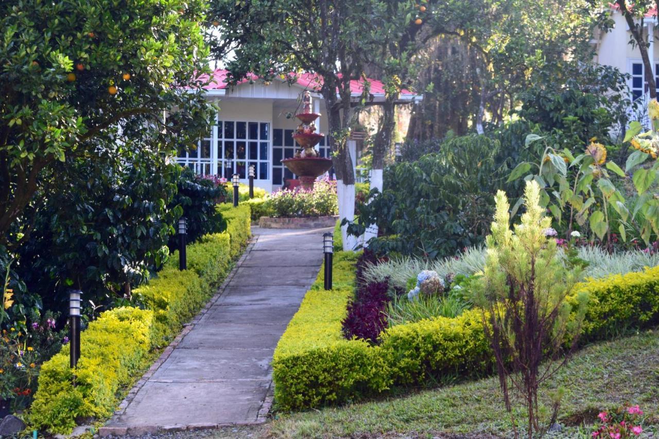 Hostal Fisterra Moniquira Exterior photo